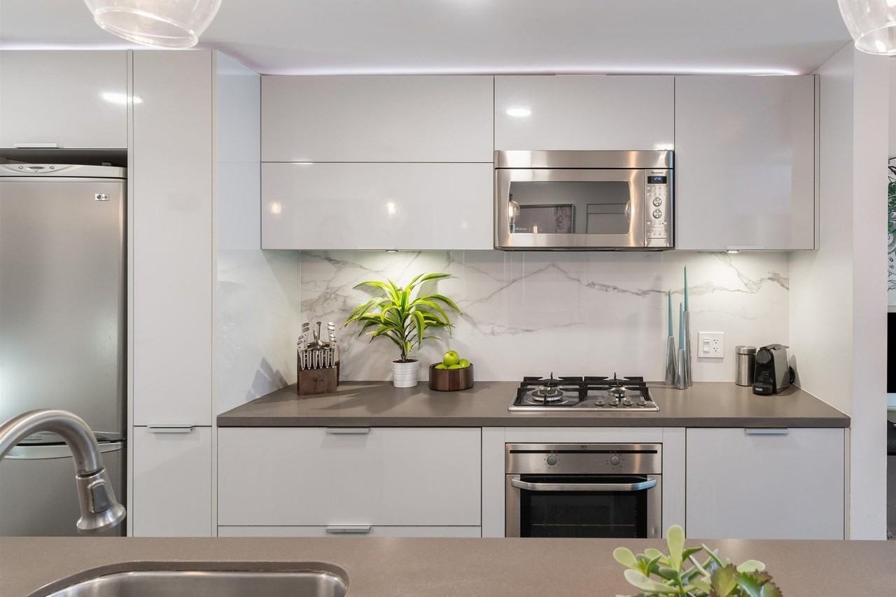 108 West Cordova Street - Photo 2 of 11