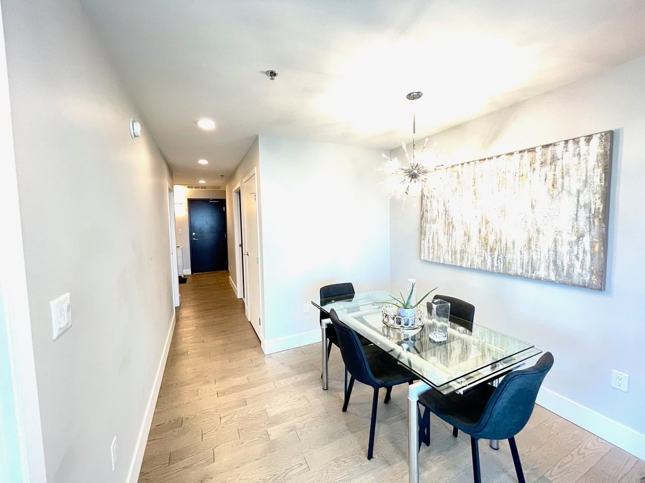 390 Assiniboine Ave - Photo 3 of 10