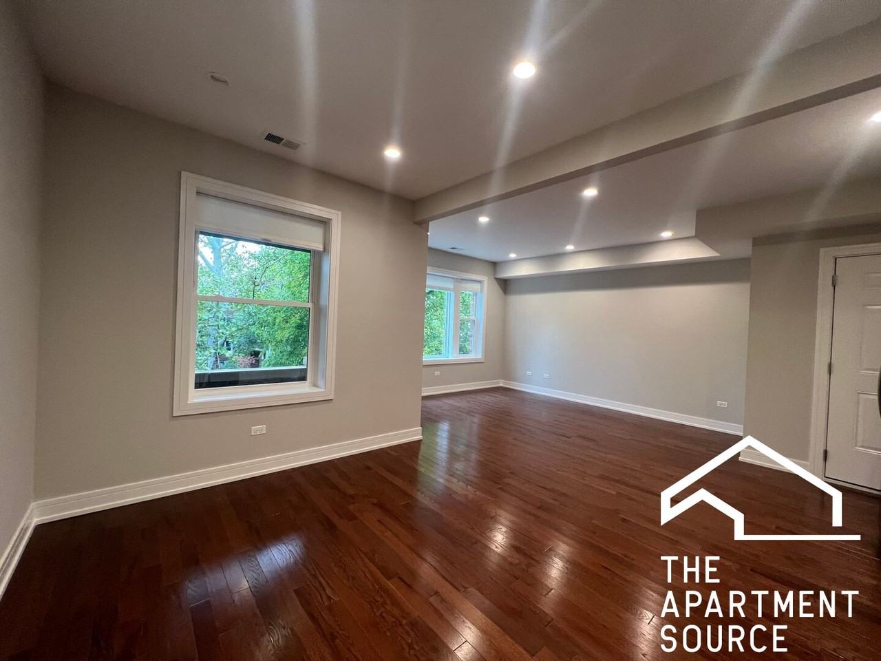 4641 N Malden St #1 - Photo 4 of 17