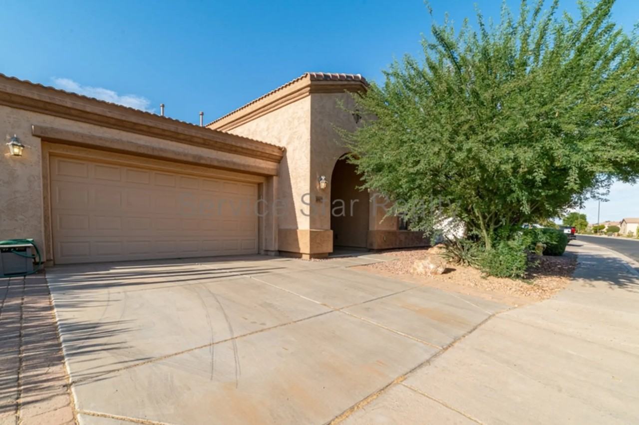 4642 E Blue Spruce Ln - Photo 2 of 35