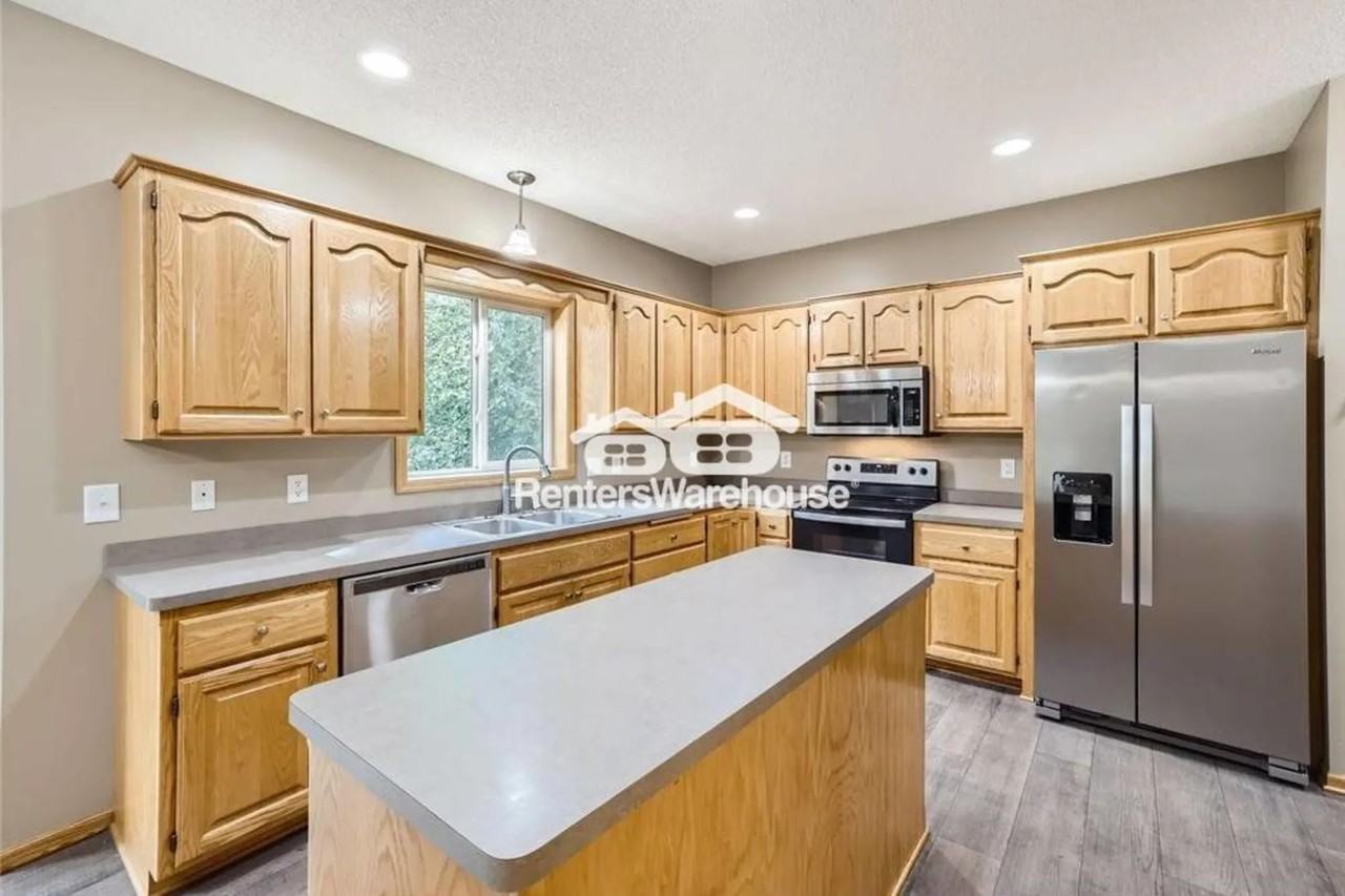 3272 119th Ave Ne - Photo 2 of 19