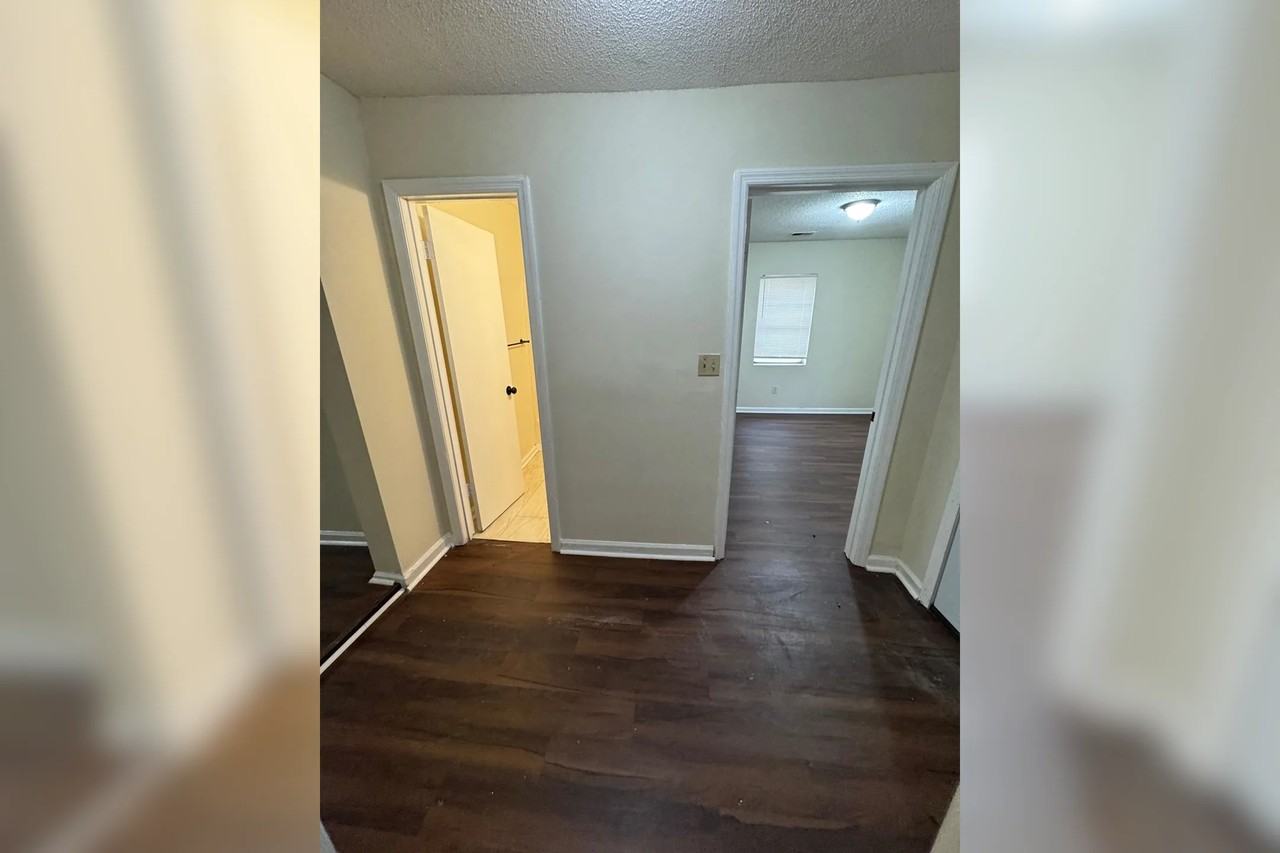 211 W 55th St - Photo 3 of 11