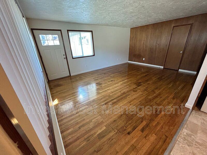 614 Ne Anderson St - Photo 3 of 12