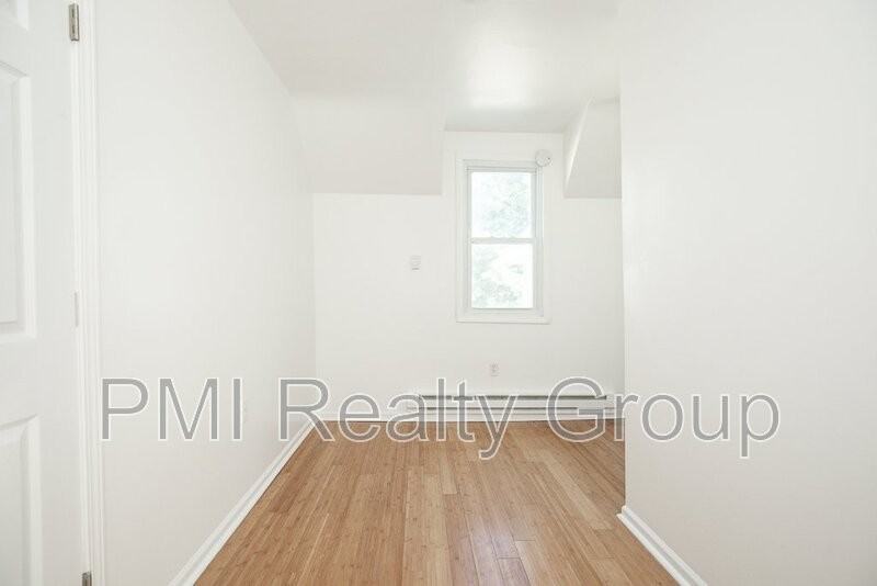 116 Water St #UP - Photo 3 of 11