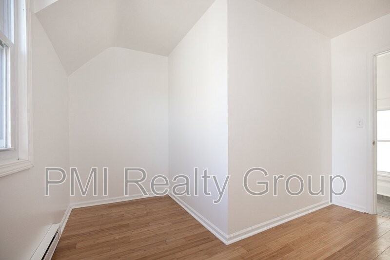 116 Water St #UP - Photo 4 of 11