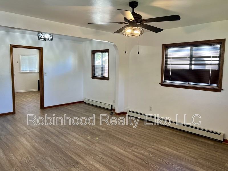 541 Oak St - Photo 5 of 45