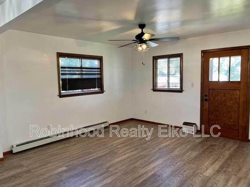 541 Oak St - Photo 6 of 45