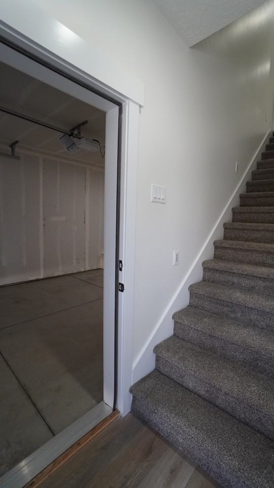 1582 Sw - Photo 3 of 32