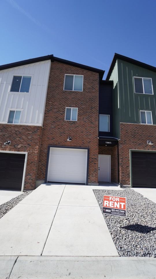 1566 Sw - Photo 2 of 33