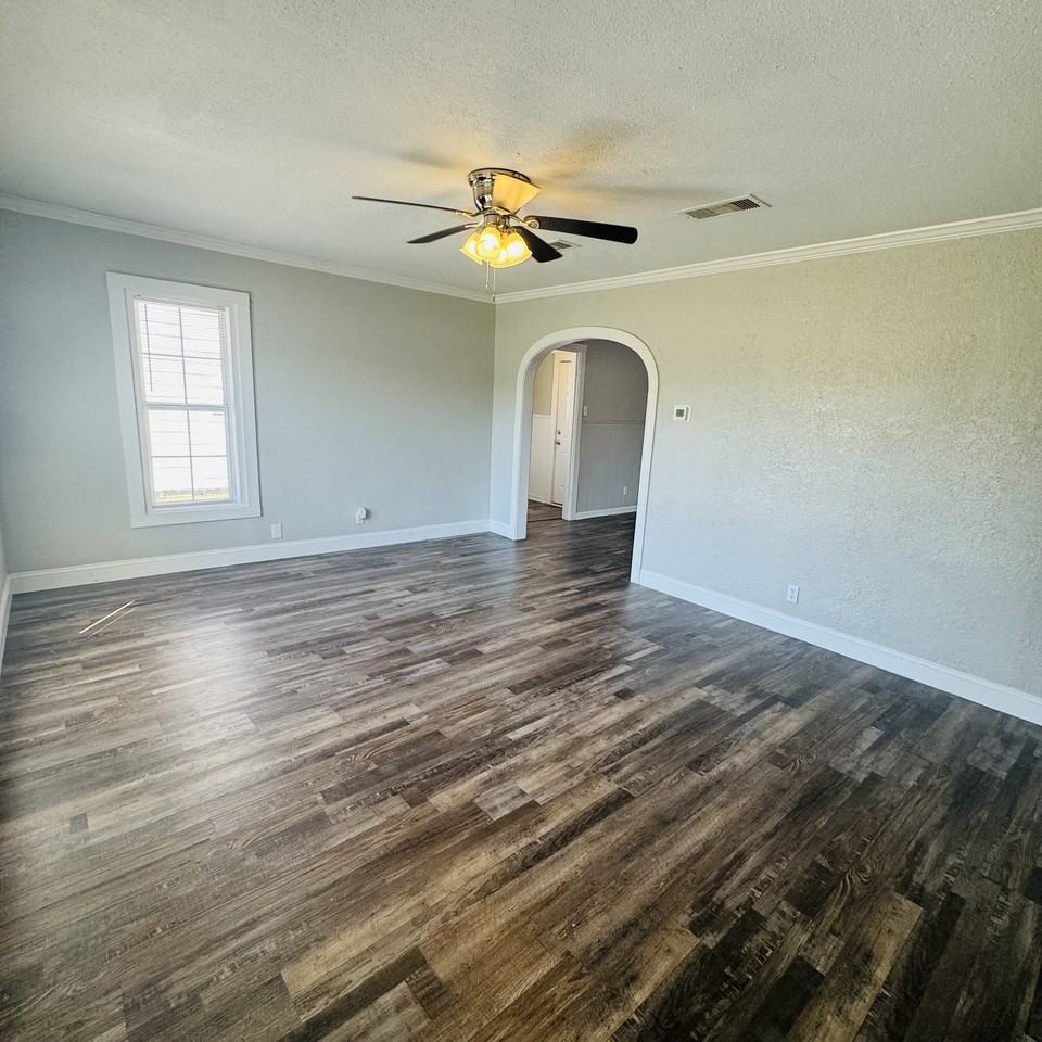 3132 E Parkway St - Photo 2 of 16