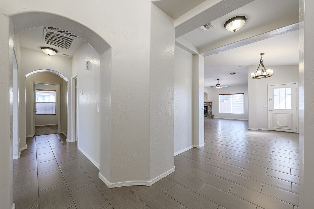 15029 W Wethersfield Rd - Photo 5 of 31