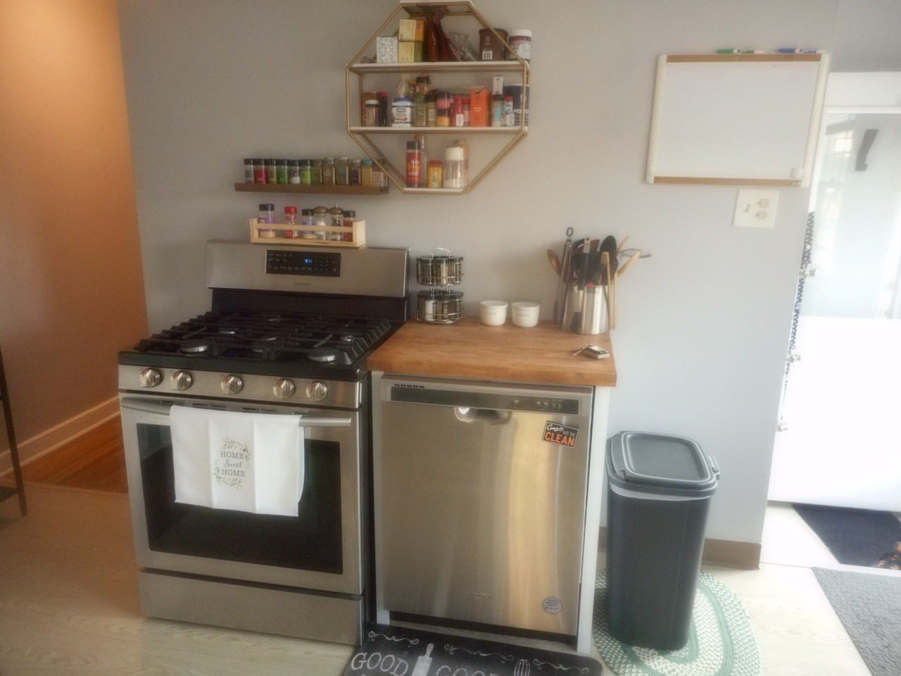 5135 Bloomington Ave - Photo 3 of 9