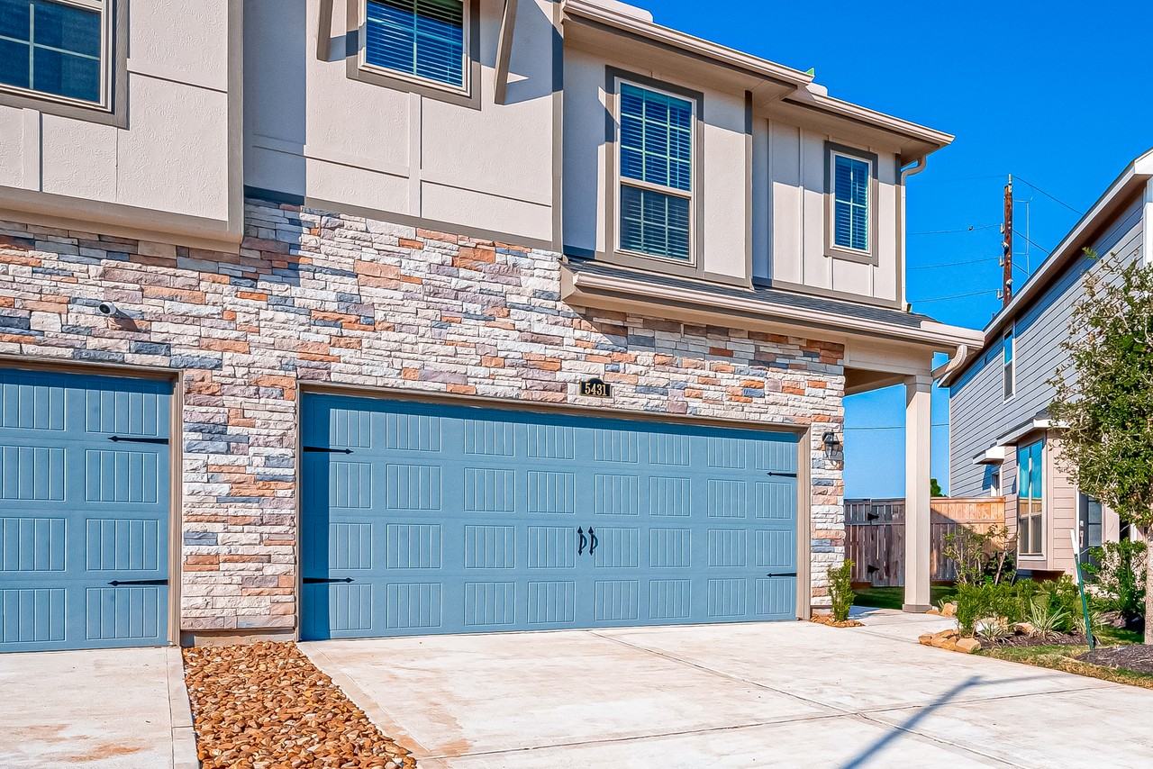 5431 Holly Haven Ct - Photo 3 of 10