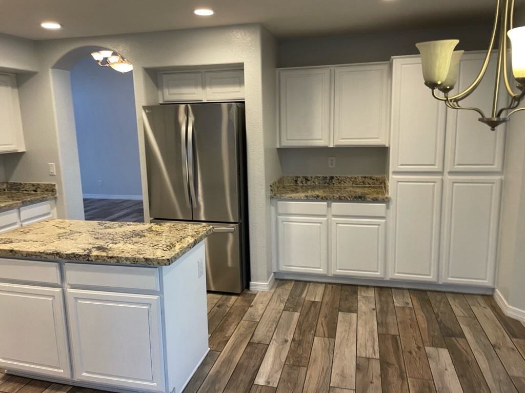 6946 N 74th Ave - Photo 2 of 50