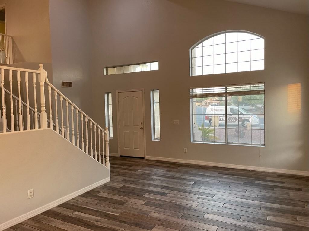 6946 N 74th Ave - Photo 3 of 50