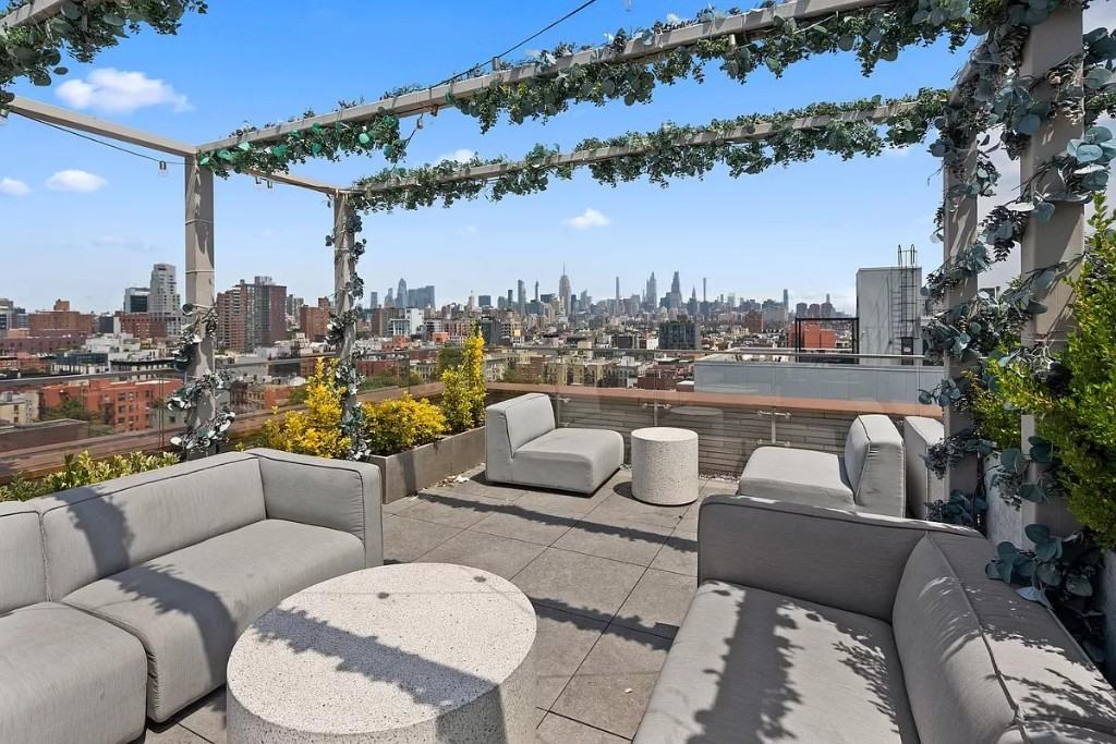 Delancey St #2A - Photo 7 of 9