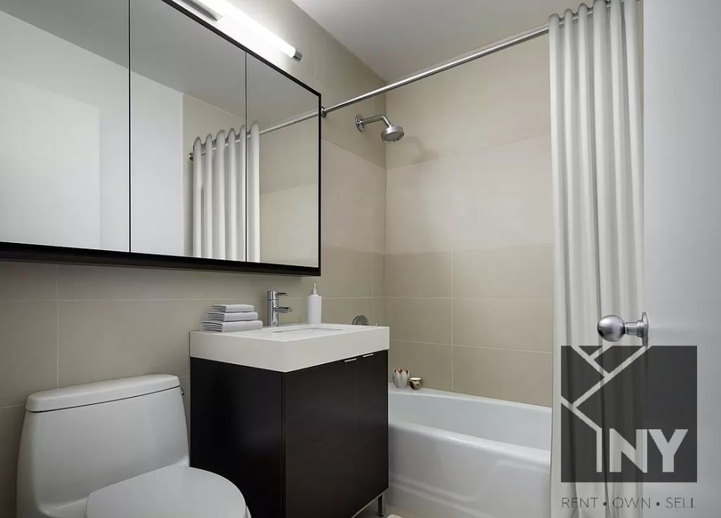 Duane St #15H - Photo 4 of 5