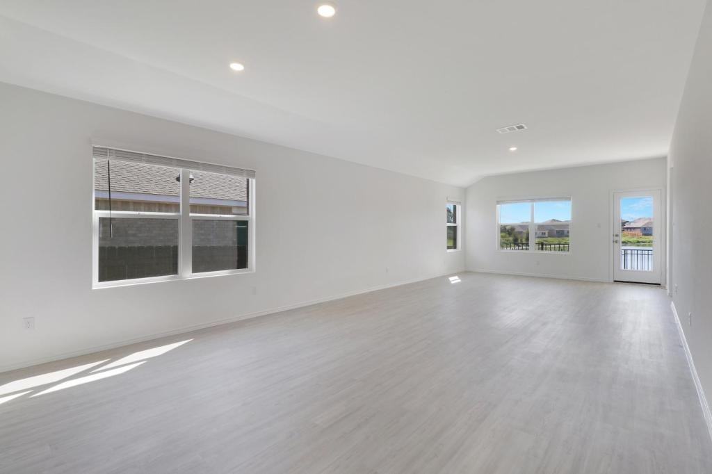 2524 Four Waters Loop - Photo 4 of 26