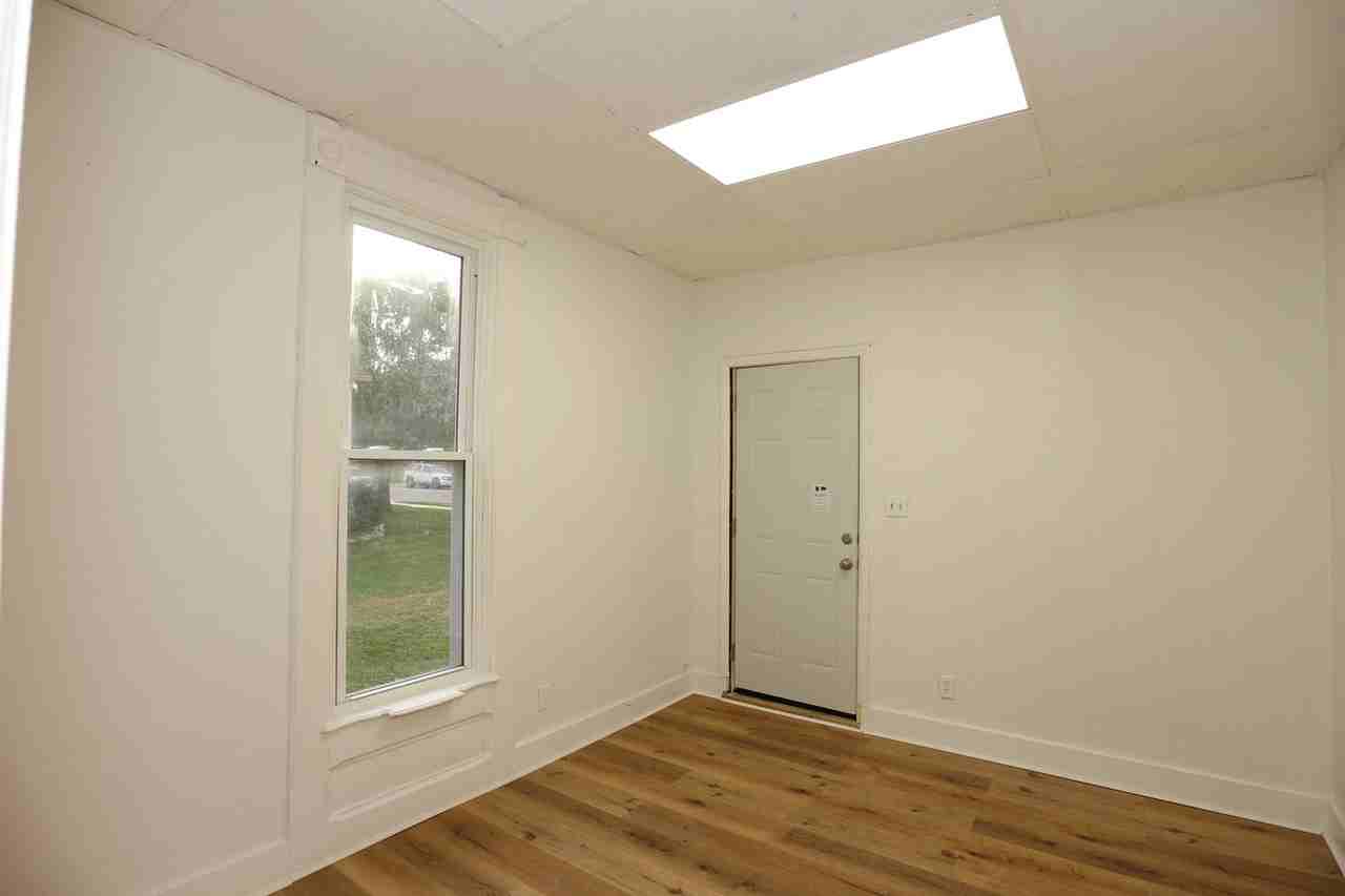 612 1/2 E Pike St - Photo 3 of 8