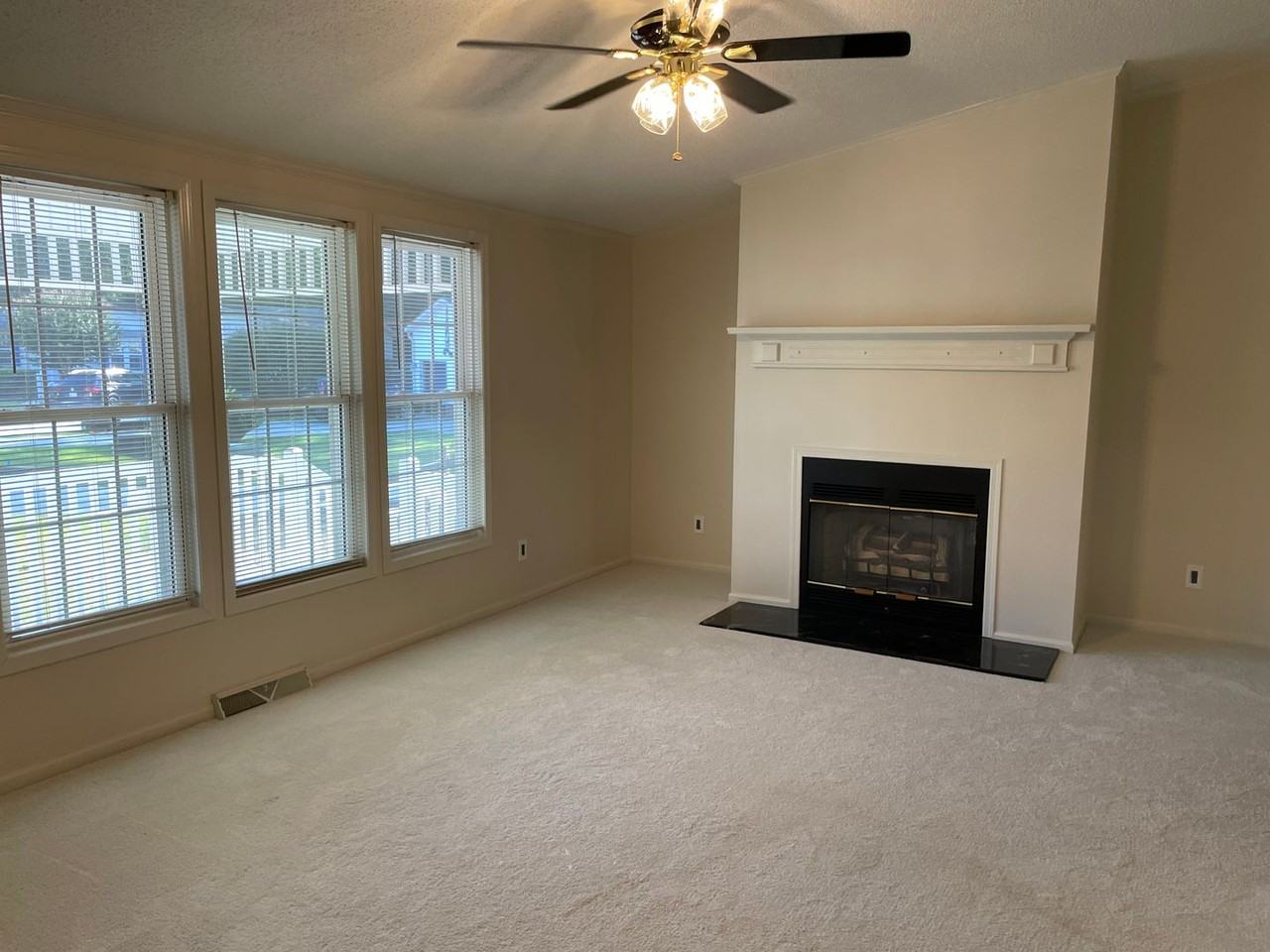 947 Par Ct ##Sw - Photo 3 of 50