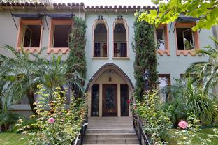 415 North Sycamore Avenue #106 - Photo 1 of 1