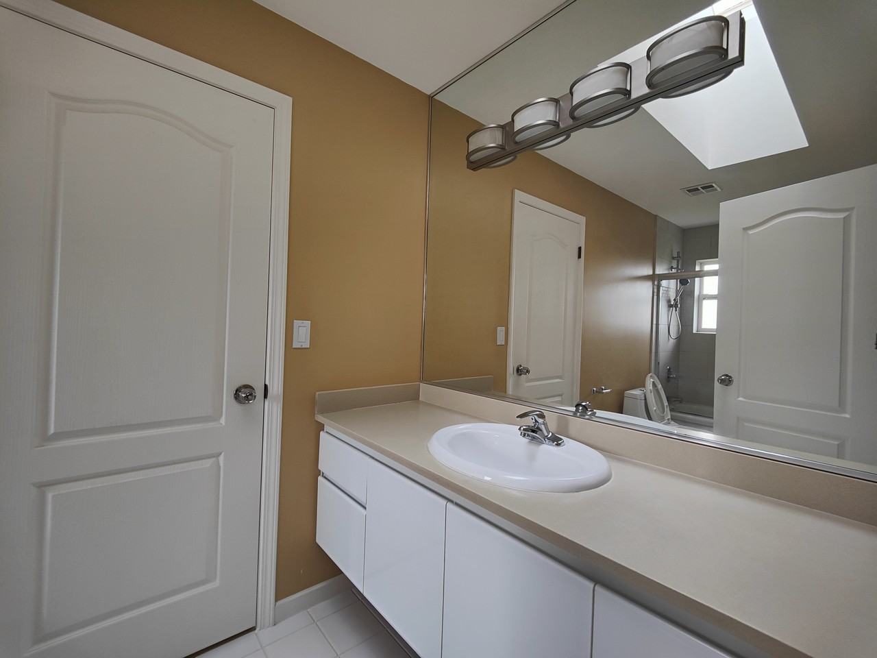 8120 No. 3 Road - Photo 3 of 6