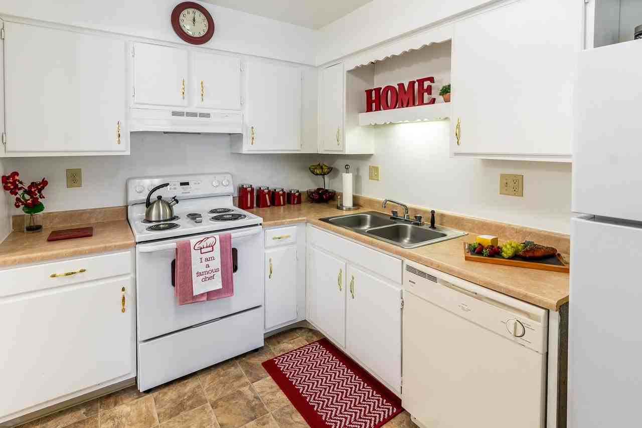 Lake Camelot Apartments - Photo 2 of 35