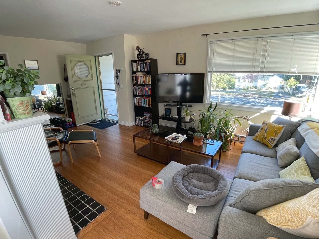 2858 Scott Street - Photo 3 of 24