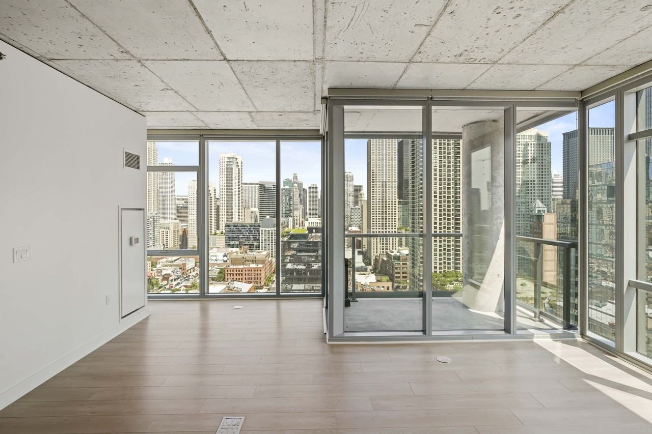 311 W Illinois St #3-2 - Photo 2 of 22