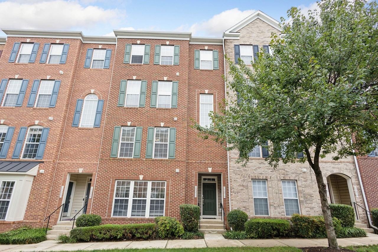 15211 Lancashire Dr #364