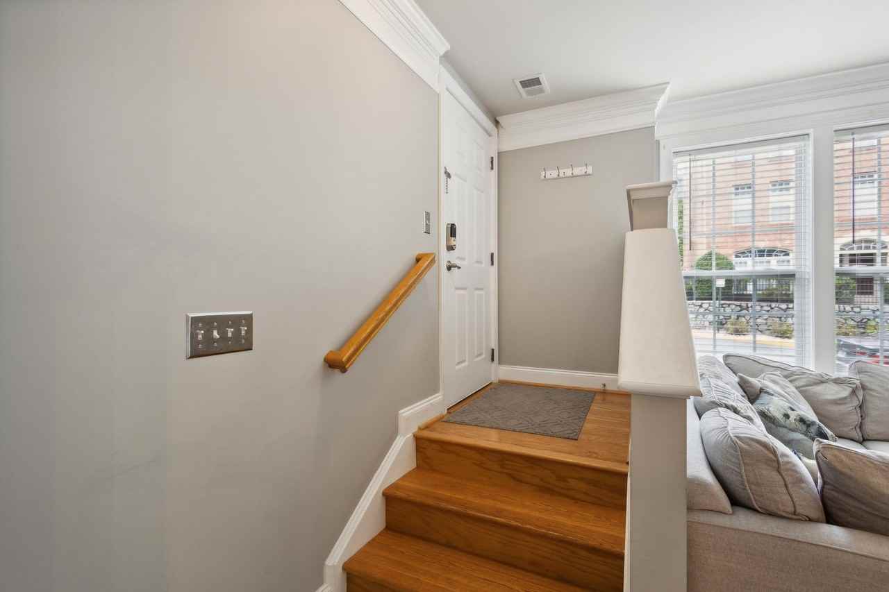 15211 Lancashire Dr #364 - Photo 3 of 38