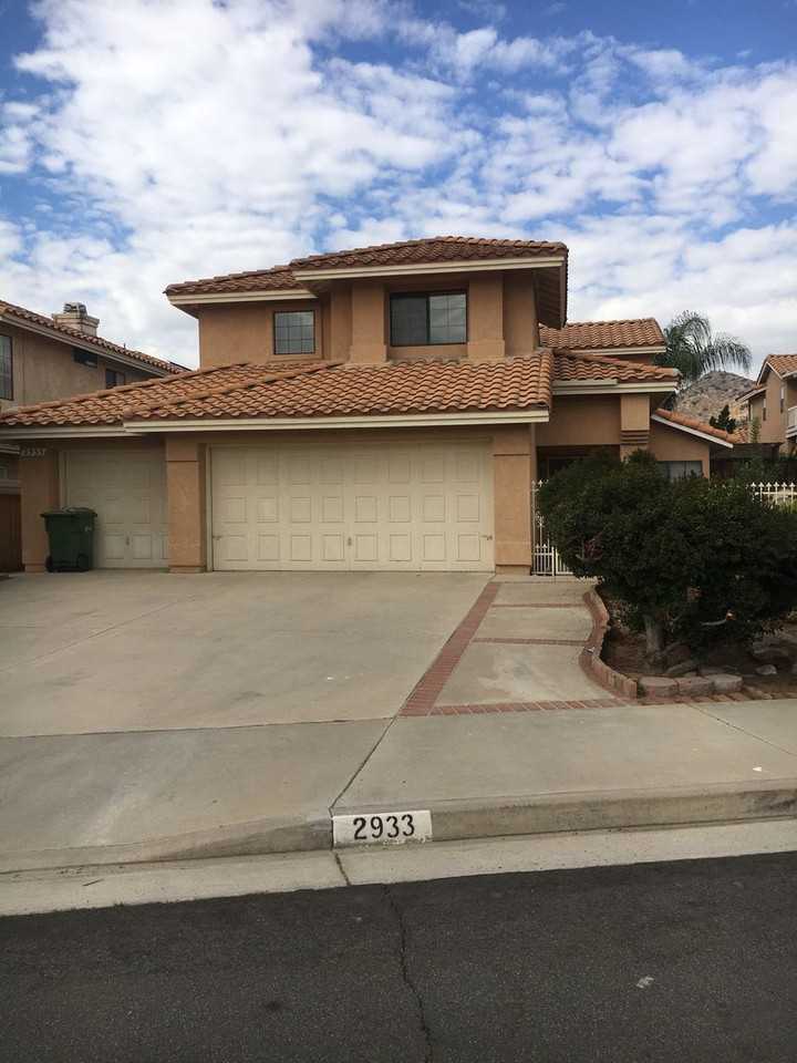 2933 Brunswick Cir - Photo 2 of 17