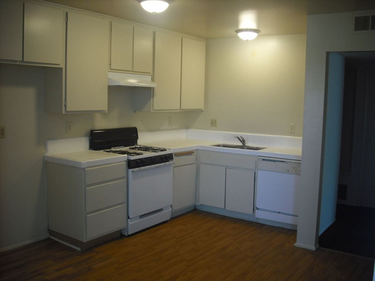 2410 El Dorado Ave Apt A - Photo 3 of 8