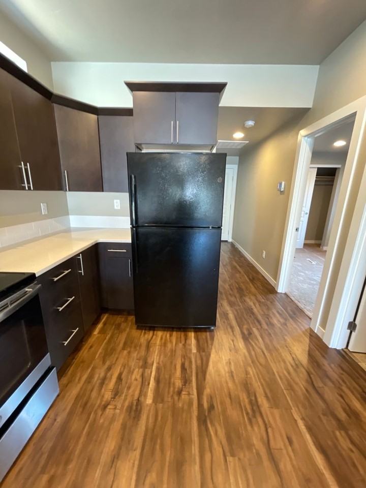 2984 Ne Roxy Pl - Photo 5 of 8