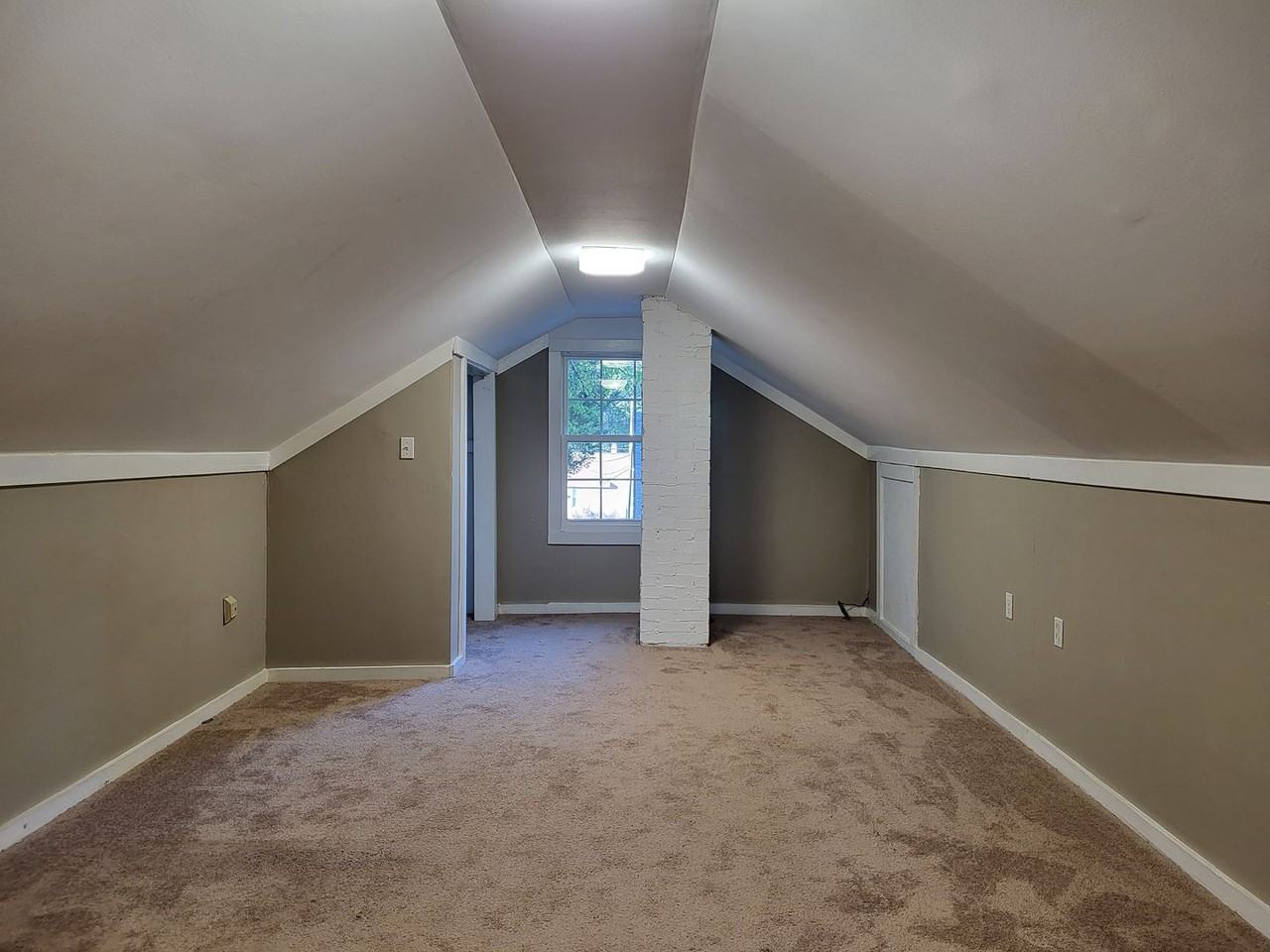 214A Ferstl Ave - Photo 5 of 8