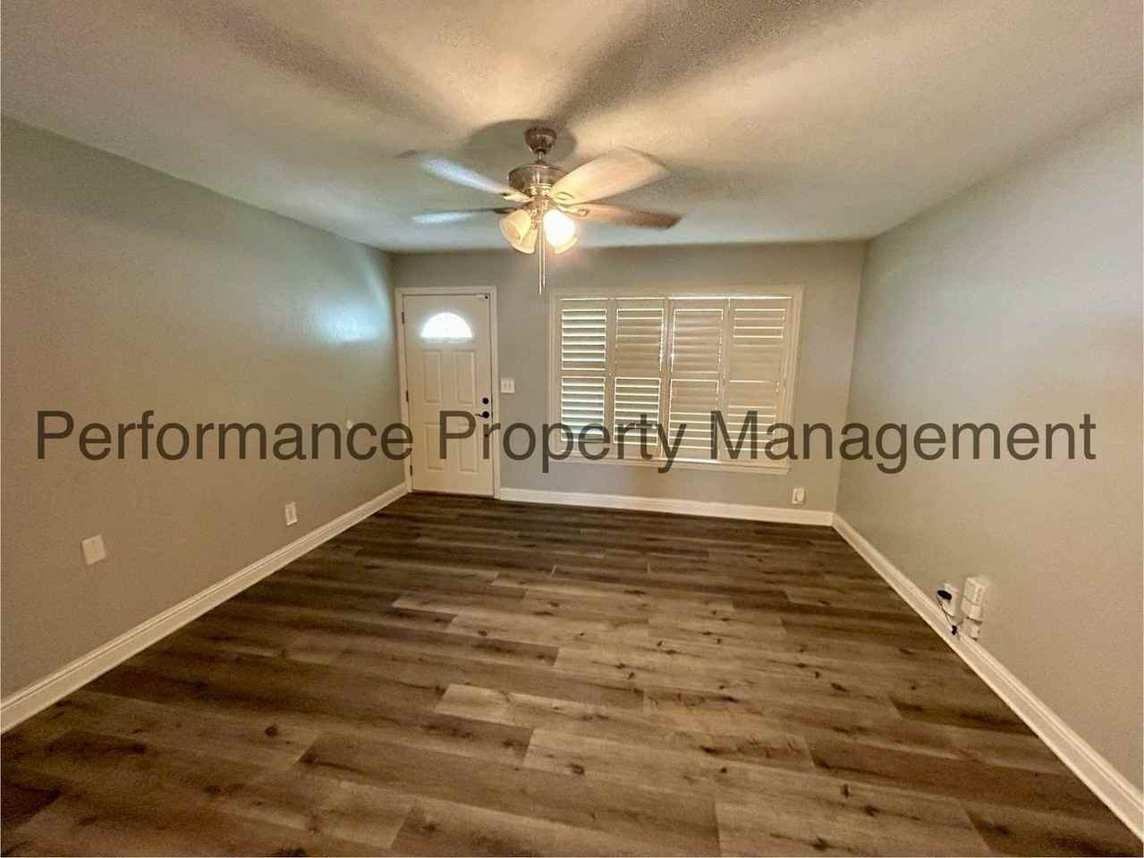 2533 Rose Marie Dr - Photo 2 of 15