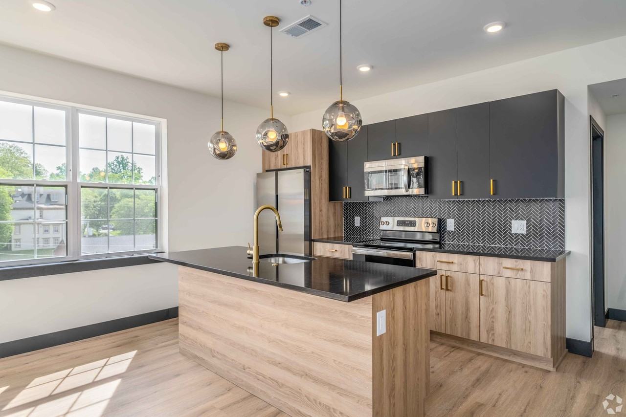 142 Church ST - Photo 2 of 28