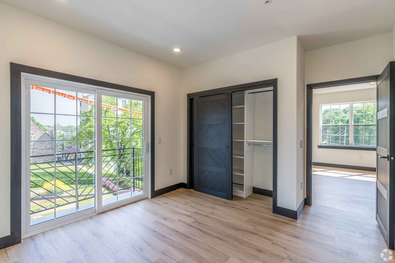 142 Church ST - Photo 4 of 28