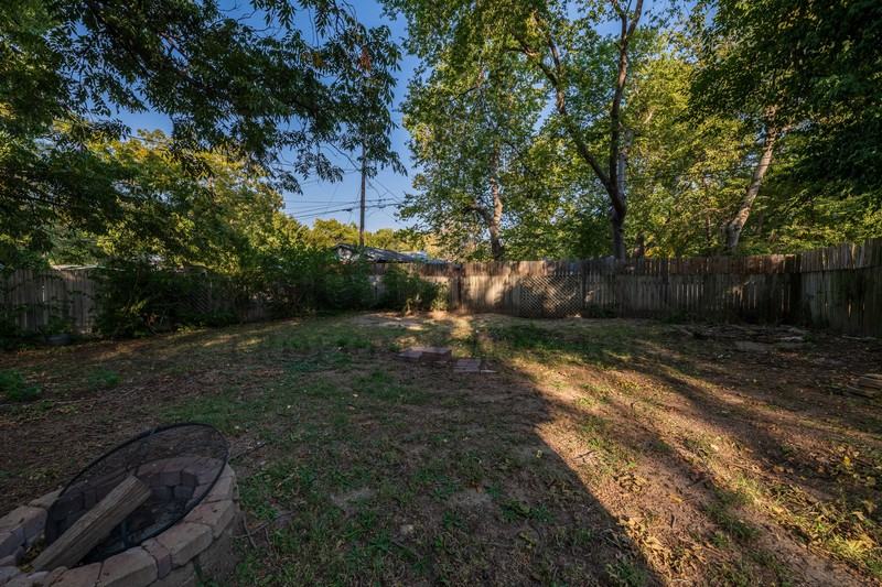 2046 N Burns St - Photo 3 of 29