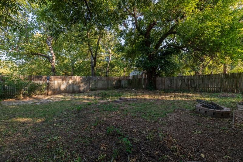 2046 N Burns St - Photo 4 of 29