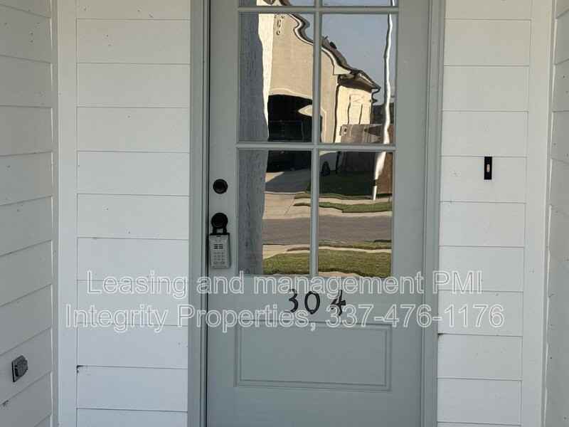 304 San Sebastian Dr - Photo 2 of 30