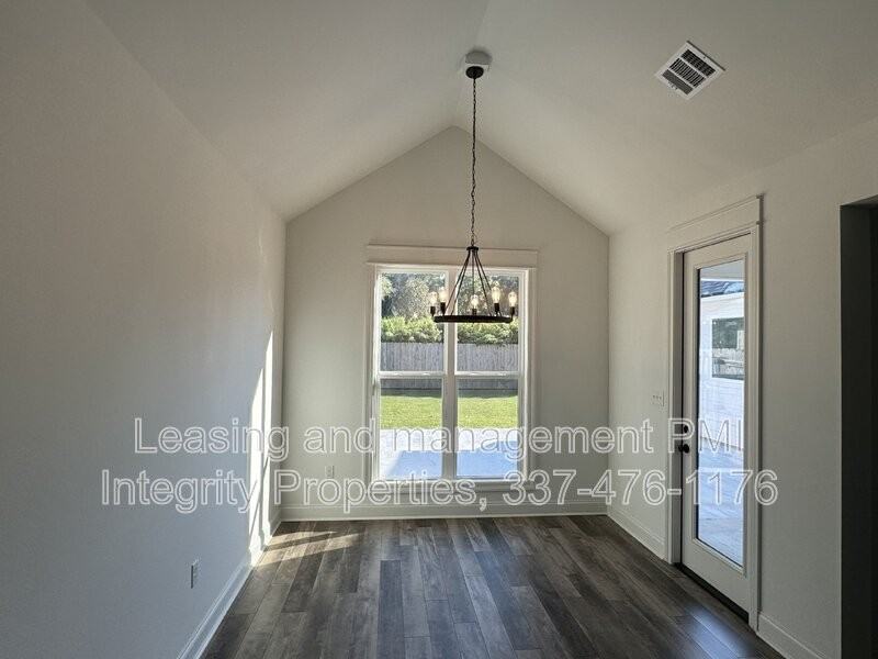 304 San Sebastian Dr - Photo 7 of 30