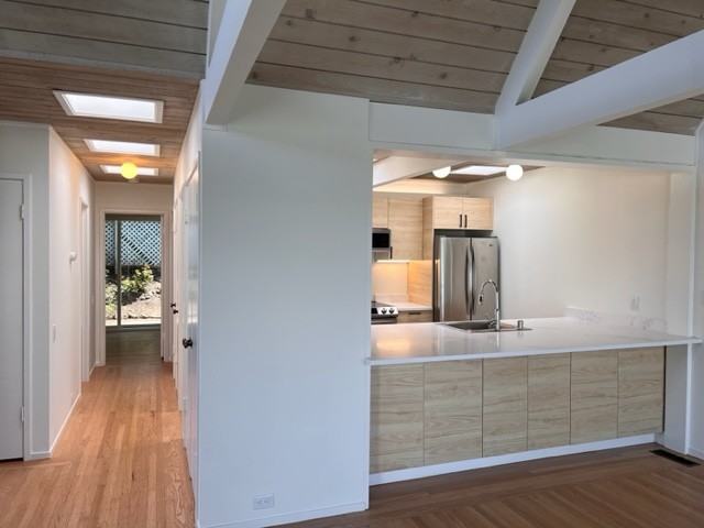 252 Esperanza St #A - Photo 3 of 11