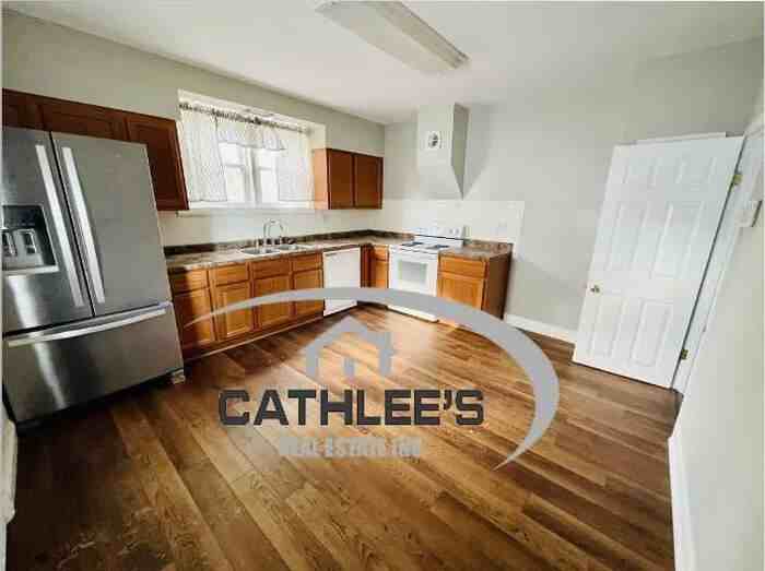 1227 N Washington Ave - Photo 3 of 6