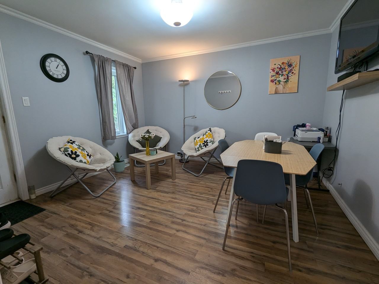 197 Charlotte Street South - Photo 4 of 15