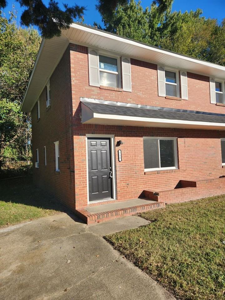 716 Cavalier Blvd - Photo 2 of 11