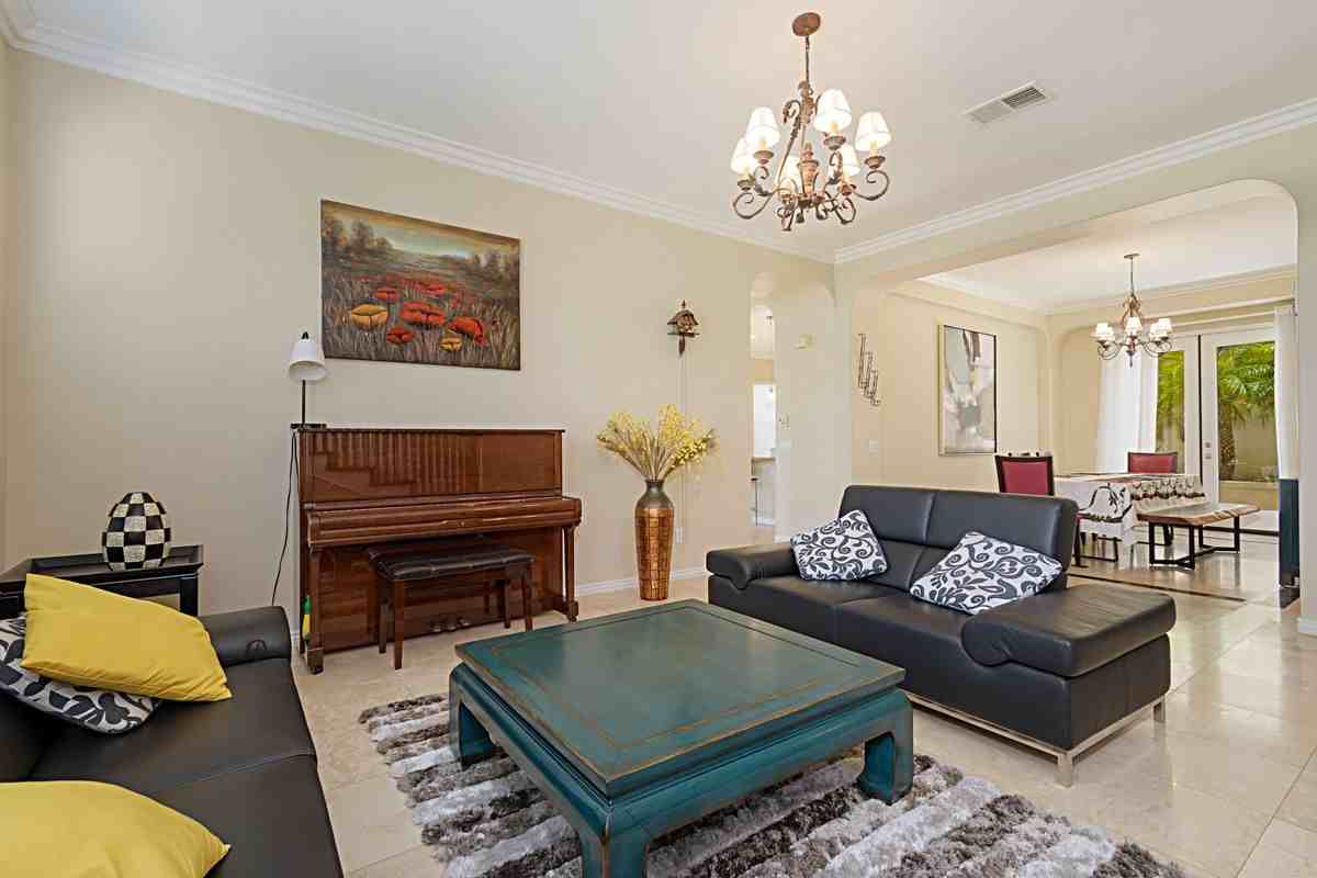 13443 Moreton Gln - Photo 6 of 25