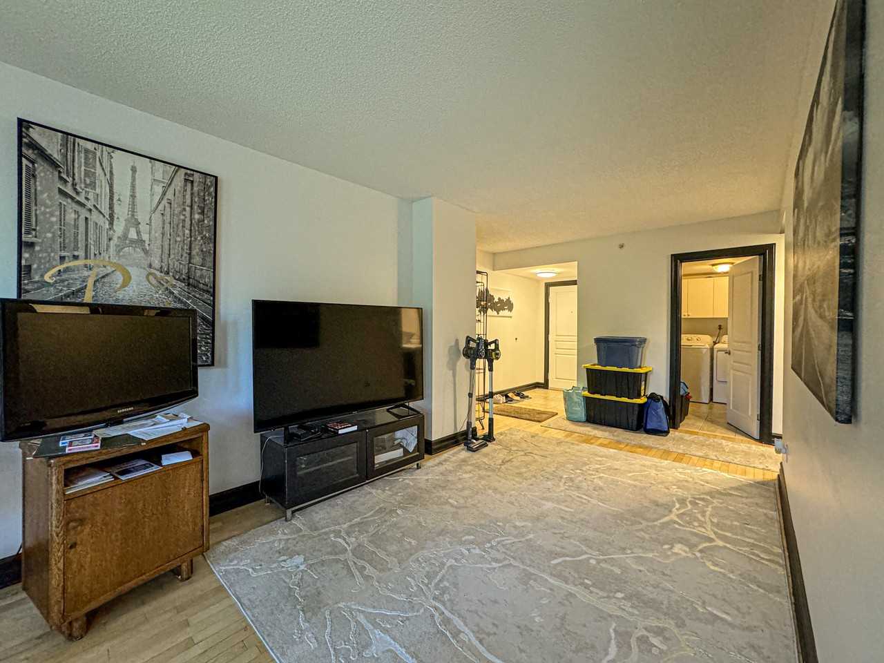 945 Rue Muir #304 - Photo 2 of 17