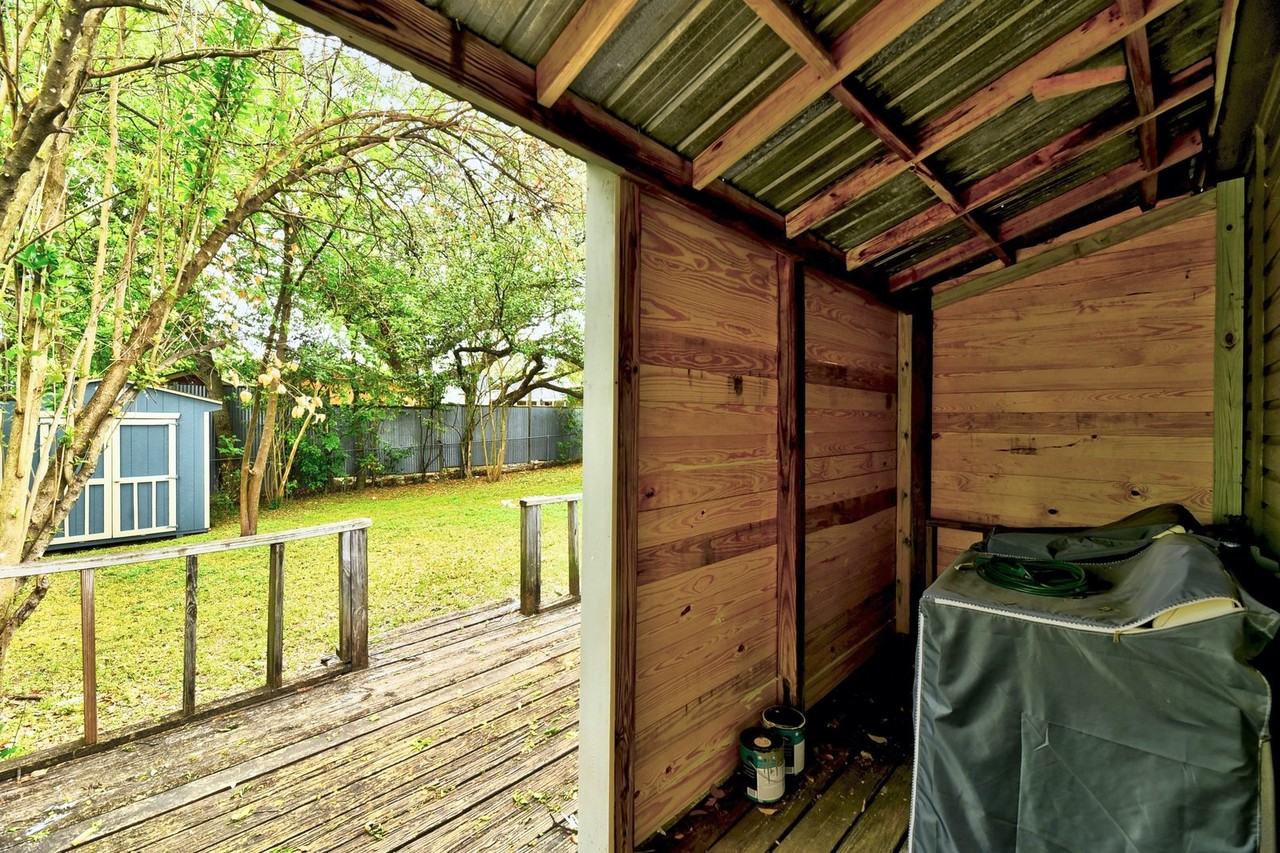 3709 Hollywood Ave - Photo 3 of 15