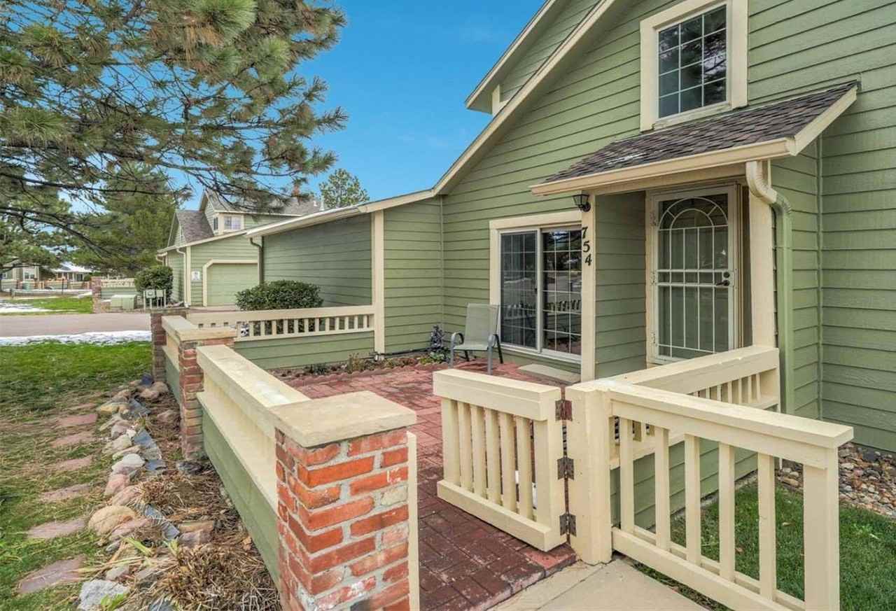 754 Crown Point Dr - Photo 2 of 18